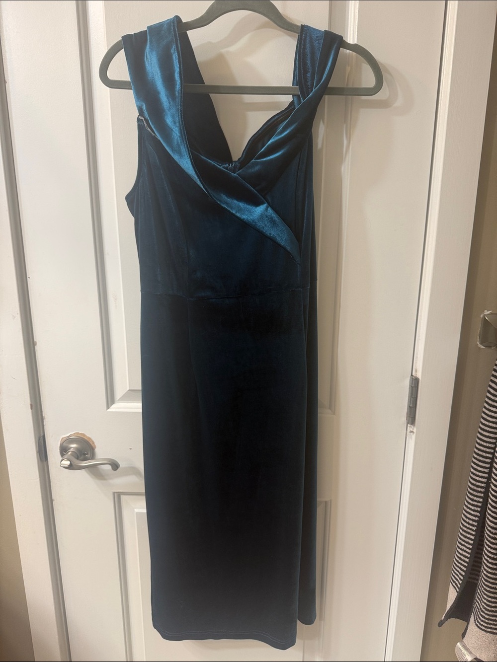 Sleek Teal Velvet Midi Dress with Draped V-Neck